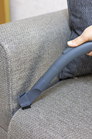 Aspirator cu sac ZILAN ZLN-8471,Negru Capacitate sac textil 2.0 l, Putere 1200W, Cordon electric retractabil 5 m [5]