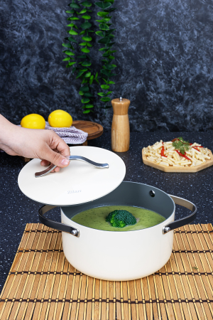 Oala Zilan ZLN0866 din 5 straturi de material, 20 cm diametru, capacitate 2.7l, Otel inoxidabil, Manere nituite [9]