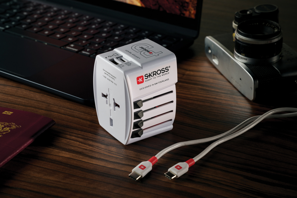 Adaptor de călătorie 65W SKROSS [10]