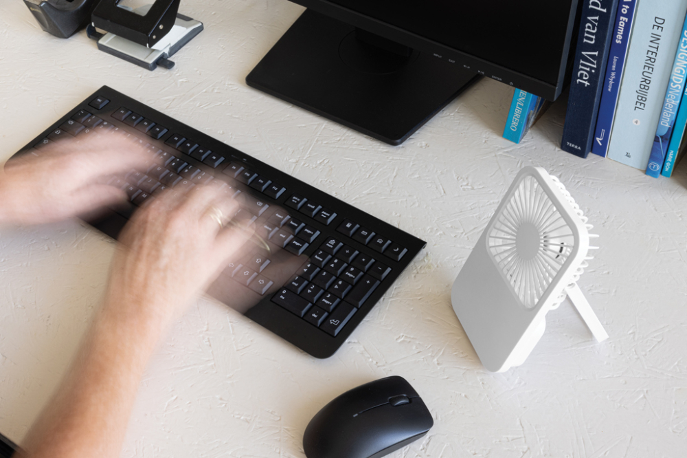 Aervina RCS recycled plastic re-chargeable desk fan [9]