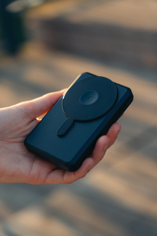 Baterie externă 10.000 mAh cu încărcare rapidă 20W PD și încărcare wireless magnetică [20]