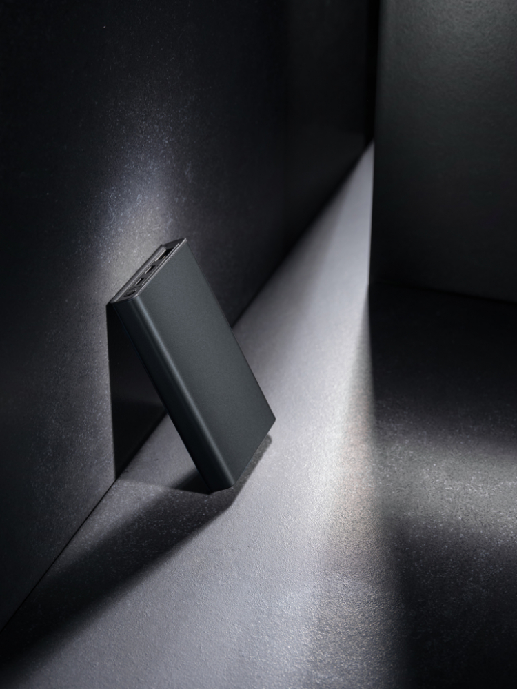 Baterie externă 5.000 mAh – din aluminiu și ABS reciclat certificat RCS [8]