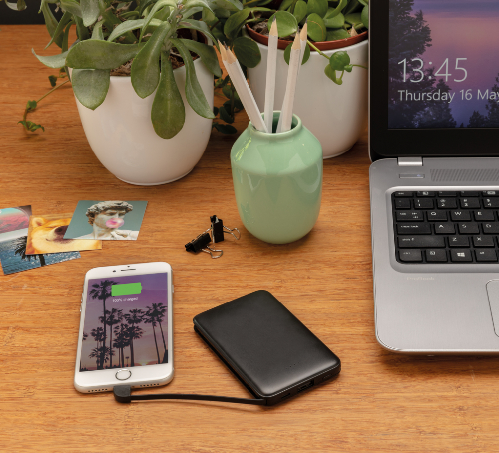 Baterie externă compactă 5.000 mAh cu cabluri 3-în-1 integrate [9]