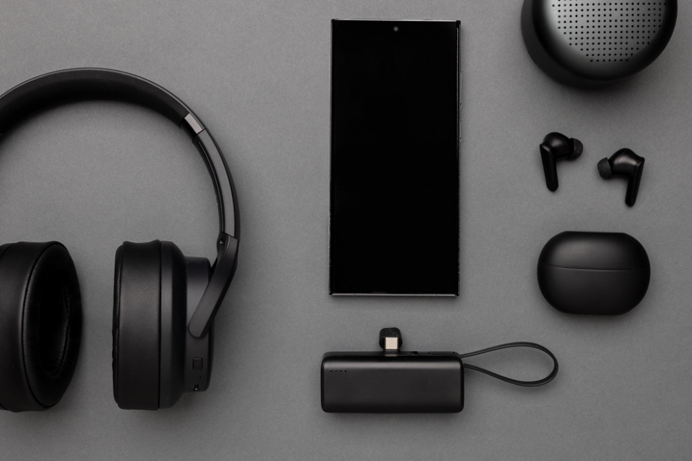 Baterie externă portabilă 3.000 mAh cu conector USB-C integrat [11]