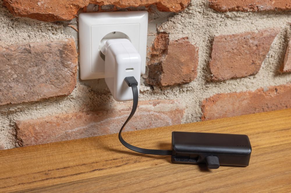 Baterie externă portabilă 3.000 mAh cu conector USB-C integrat [12]