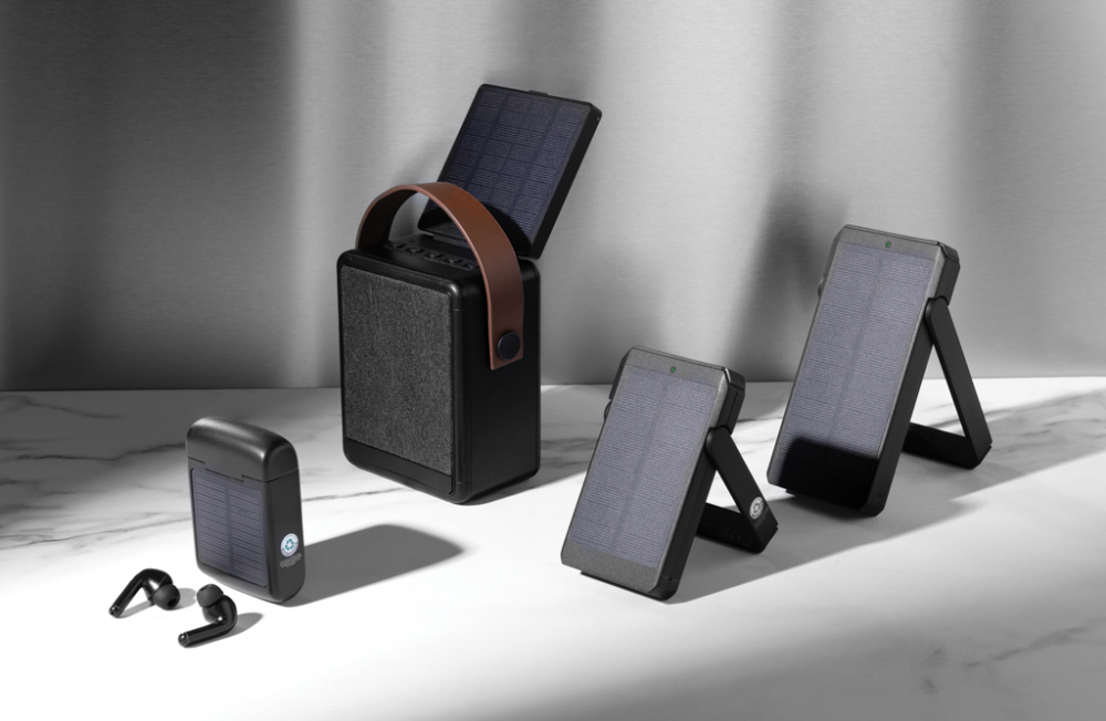Baterie externă solară 10.000 mAh – cu panou monocrystalline și suport integrat [11]