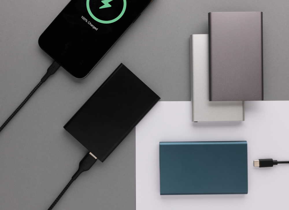 Baterie externă ultra-subțire 4.000 mAh [10]