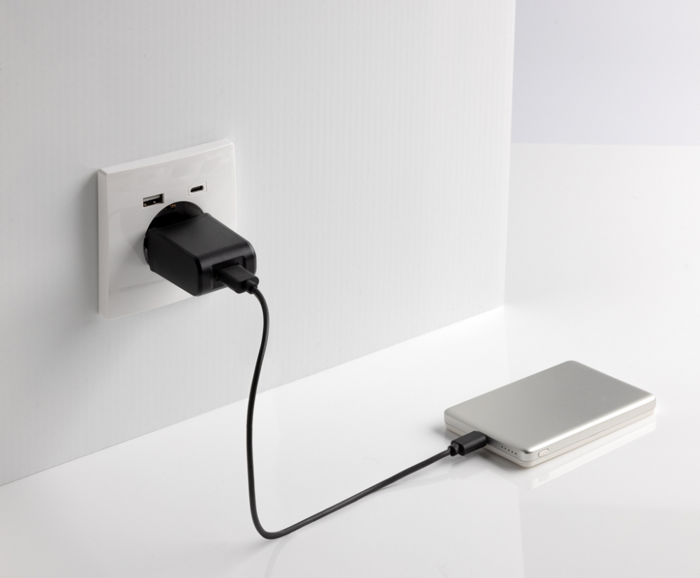 Baterie externă ultra-subțire 5.000 mAh cu încărcare wireless magnetică 5W [8]