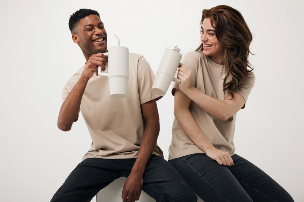 Cană termică Embrace din oțel reciclat – 900 ml [12]