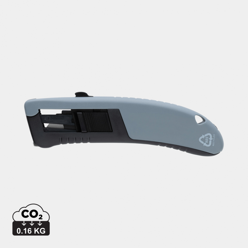 Cutter auto-retractabil [1]