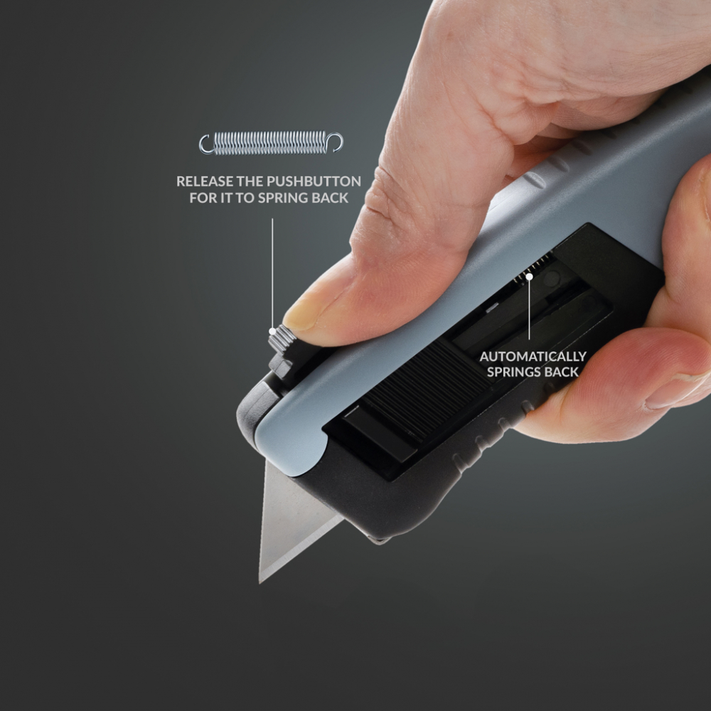 Cutter auto-retractabil [3]
