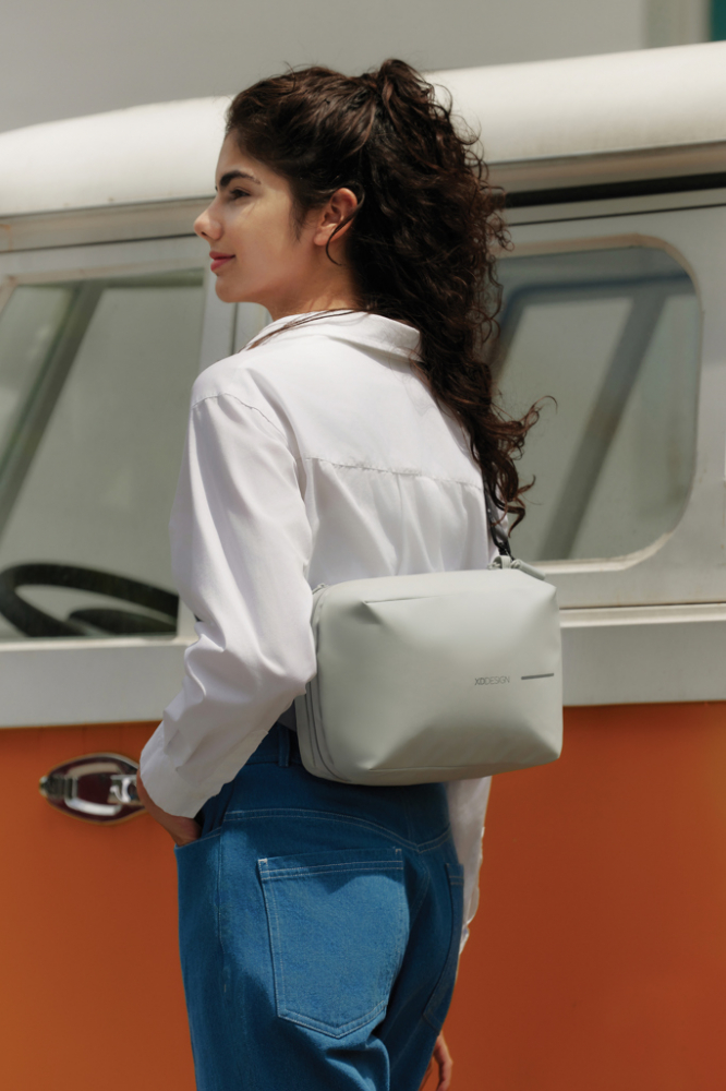 Geantă Urban Sling – design vertical, anti-furt [5]
