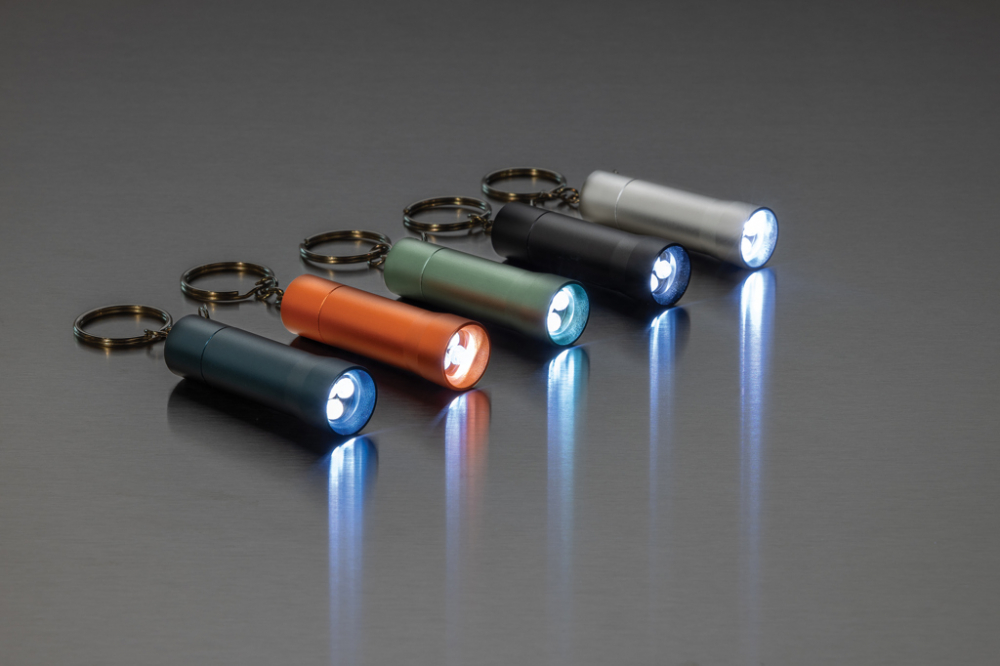 Lanternă de buzunar cu 3 LED-uri – compactă și sustenabilă [9]