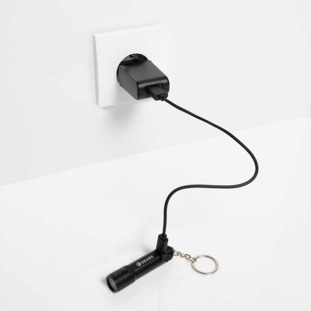 Lanternă de buzunar ultra-luminoasă – compactă și sustenabilă [6]