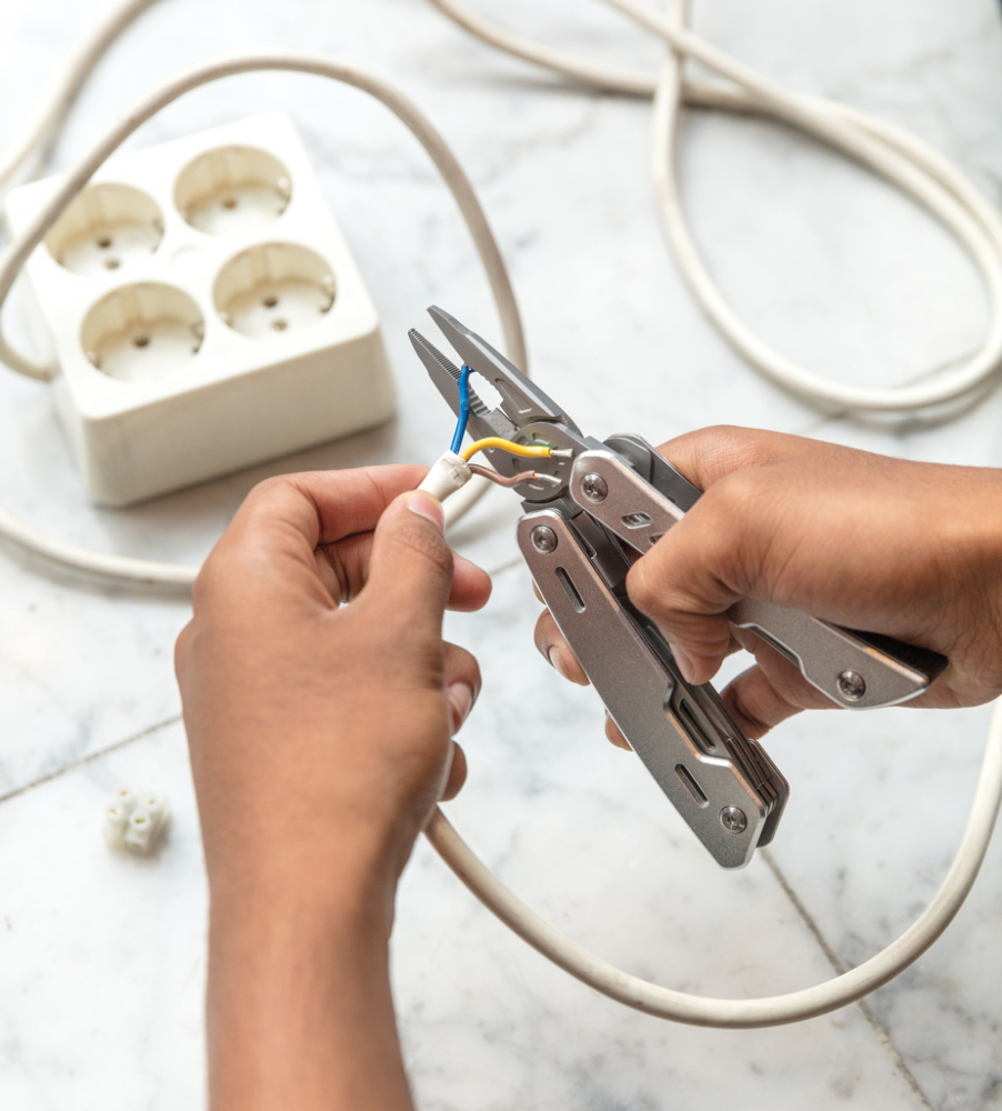 Multitool rezistent și durabil, 12 funcții [12]