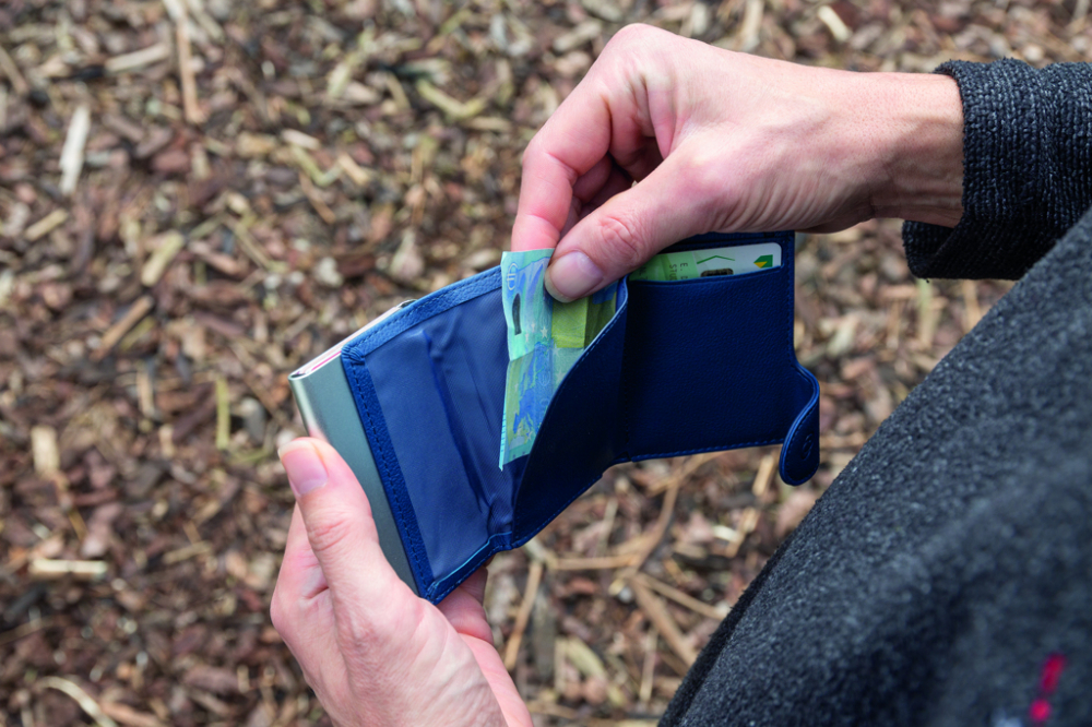 Portcard solid cu protecție anti-skimming și portofel integrat [13]