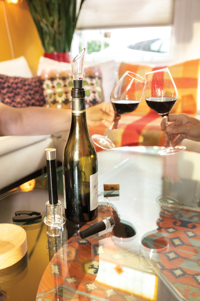 Set vin 4 piese – deschidere, servire și păstrare elegantă [9]