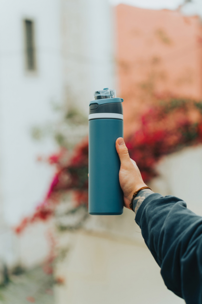 Sticlă de apă Omni Sip din oțel reciclat – 720 ml [15]