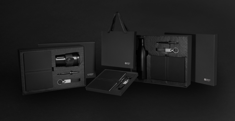 Swiss Peak RCS certified deluxe business gift set w/ tumbler [11]