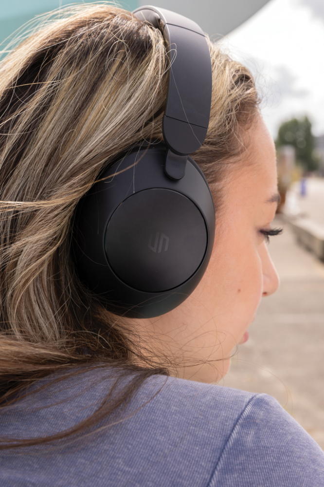 Urban Vitamin Cupertino RCS rplastic ANC headphone [17]