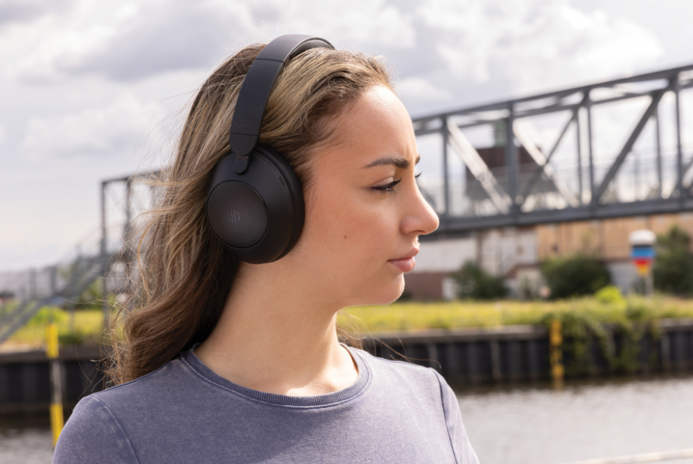 Urban Vitamin Cupertino RCS rplastic ANC headphone [16]
