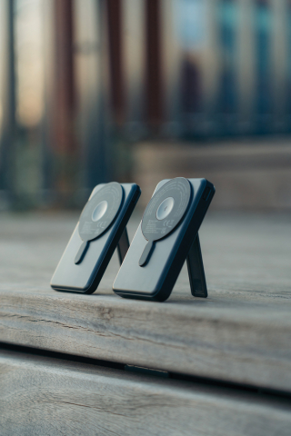 Baterie externă 10.000 mAh cu încărcare rapidă 20W PD și încărcare wireless magnetică [23]