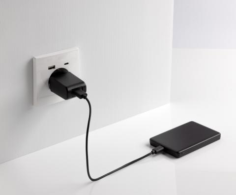 Baterie externă ultra-subțire 5.000 mAh cu încărcare wireless magnetică 5W [7]