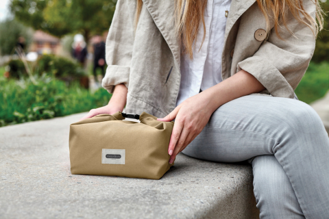 Black+Blum 6.7L insulated Lunch/Cooler Bag [18]