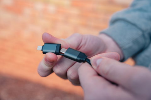 Cablu retractabil de încărcare și transfer de date 6 în 1 – 100 cm [5]