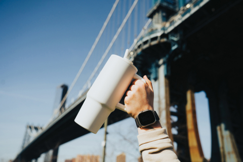 Cană termică Embrace din oțel reciclat – 900 ml [7]