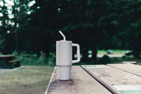 Cană termică Embrace din oțel reciclat – 900 ml [10]