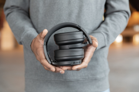 Căști wireless premium – autonomie extinsă [16]