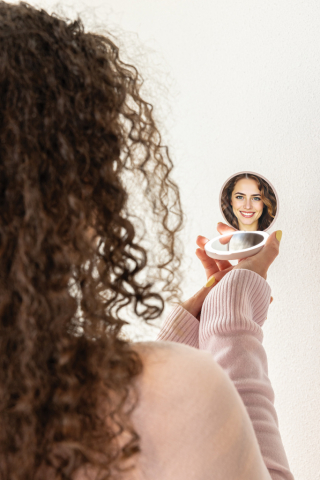 Oglindă de buzunar cu lumină LED integrată [2]