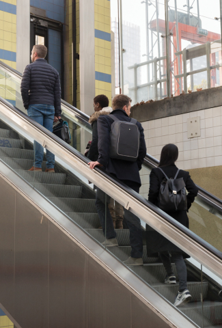 Rucsac antifurt Swiss Peak pentru laptop 15.6” [13]