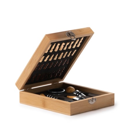 OUTLET -40% - Set accesorii vin Fresno cu joc de sah, in cutie din bambus