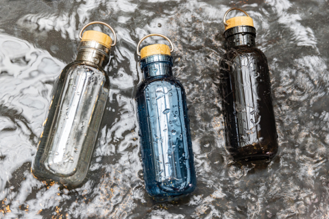 Sticlă de apă cu capac din bambus – 680 ml [8]