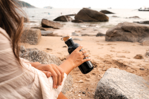 Sticlă de apă cu capac din bambus – 680 ml [10]