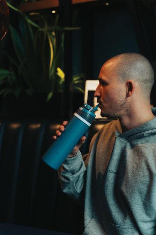 Sticlă de apă Omni Sip din oțel reciclat – 720 ml [10]