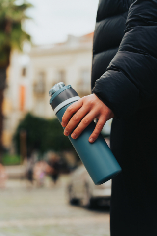 Sticlă de apă Omni Sip din oțel reciclat – 720 ml [13]