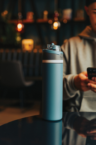 Sticlă de apă Omni Sip din oțel reciclat – 720 ml [7]