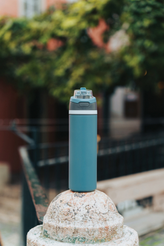 Sticlă de apă Omni Sip din oțel reciclat – 720 ml [12]