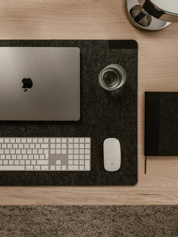 Suport de birou spațios – din fetru reciclat [6]