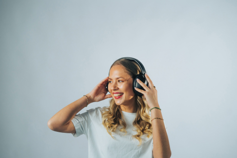 Urban Vitamin Cupertino RCS rplastic ANC headphone [26]