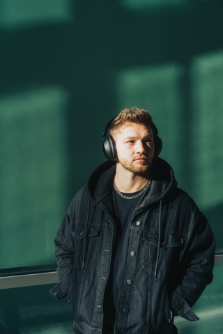 Urban Vitamin Cupertino RCS rplastic ANC headphone [20]