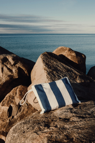 VINGA Lagoa GRS essentials bag [2]