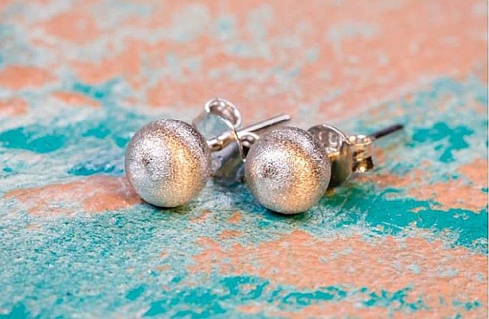 Cercei aur alb 14k dama cu surub Bilute satinate 8 mm [2]