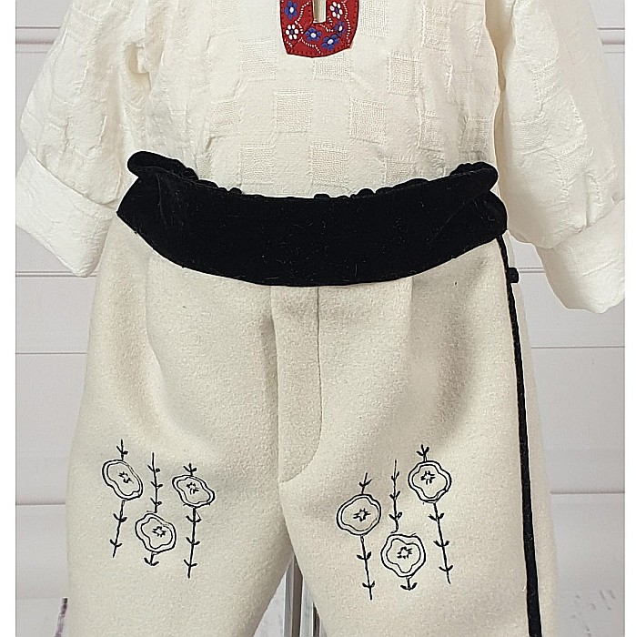 Costum traditional de botez baieti iarna, Haiduc [4]