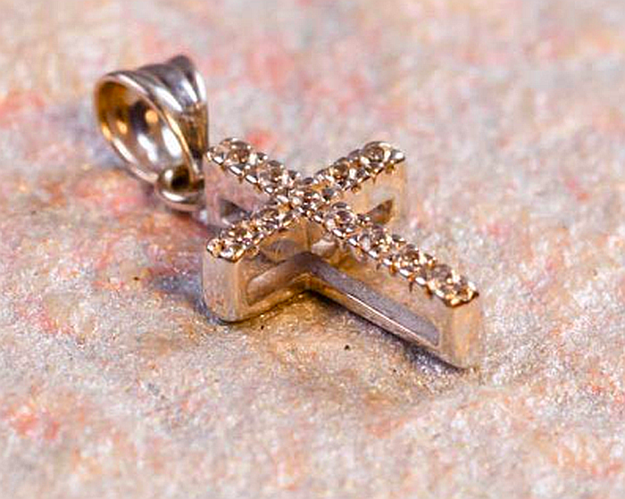 Pandant din aur alb Medalion Cruciulita pietricele zirconiu [3]