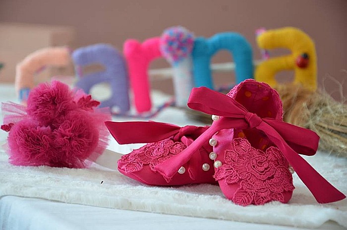 Rochita botez bebe roz pentru vara CARINA - set elegant tull si dantela fucsia ocazii speciale, 3 piese [4]