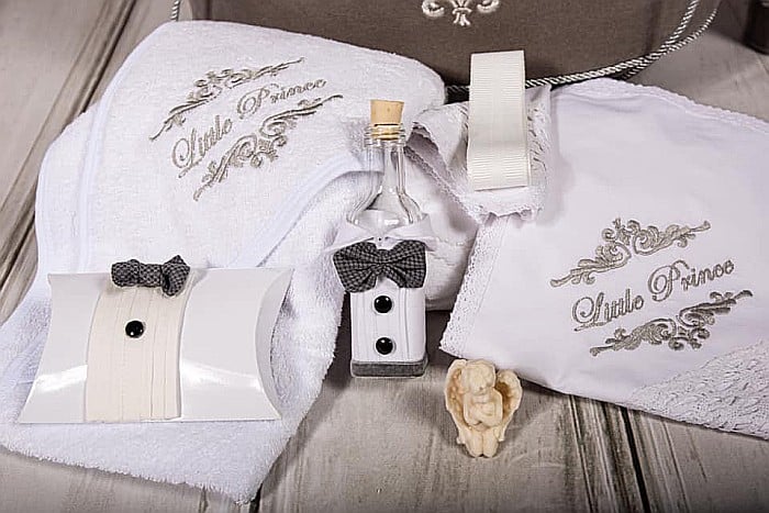 Set complet costumas, lumanare si trusou de botez Julian [6]